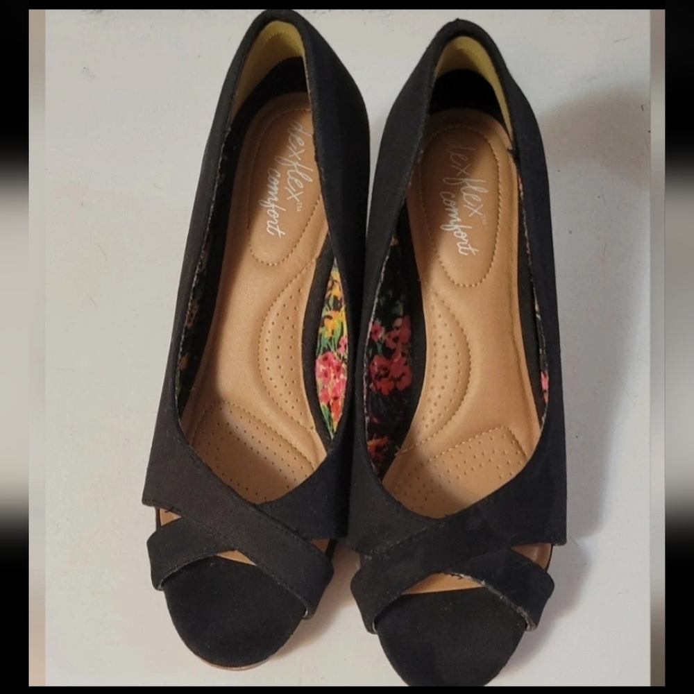 dexflex comfort Black Open-Toe Heels with Floral Lining